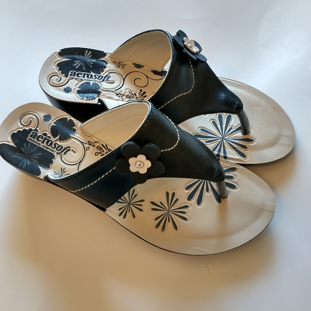 Black 2 in. heel sandals